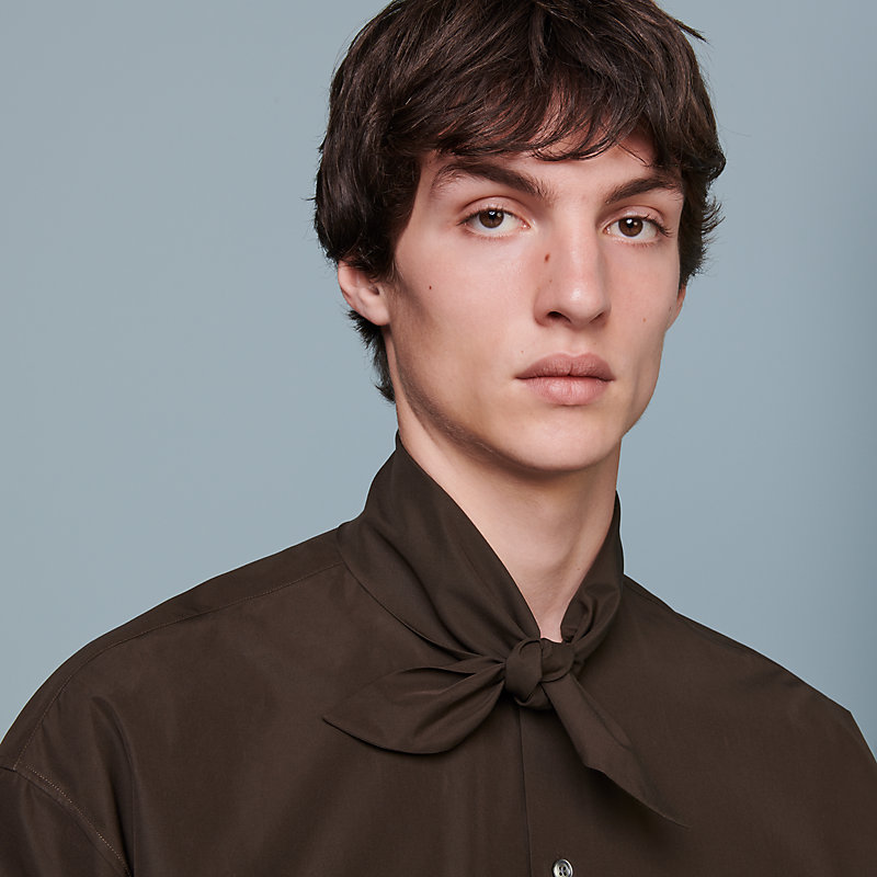 Camicia taglio ampio collo annodato