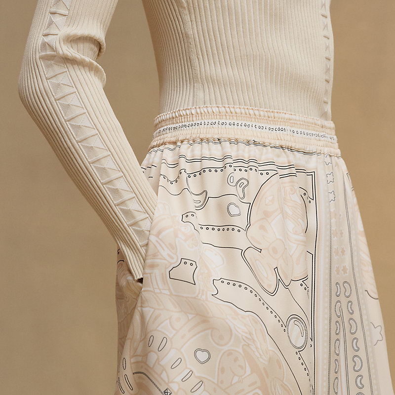 【淡く優美な絵柄が際立つ】HERMES パンツ Candy Libris Bandana Candy Libris Bandana