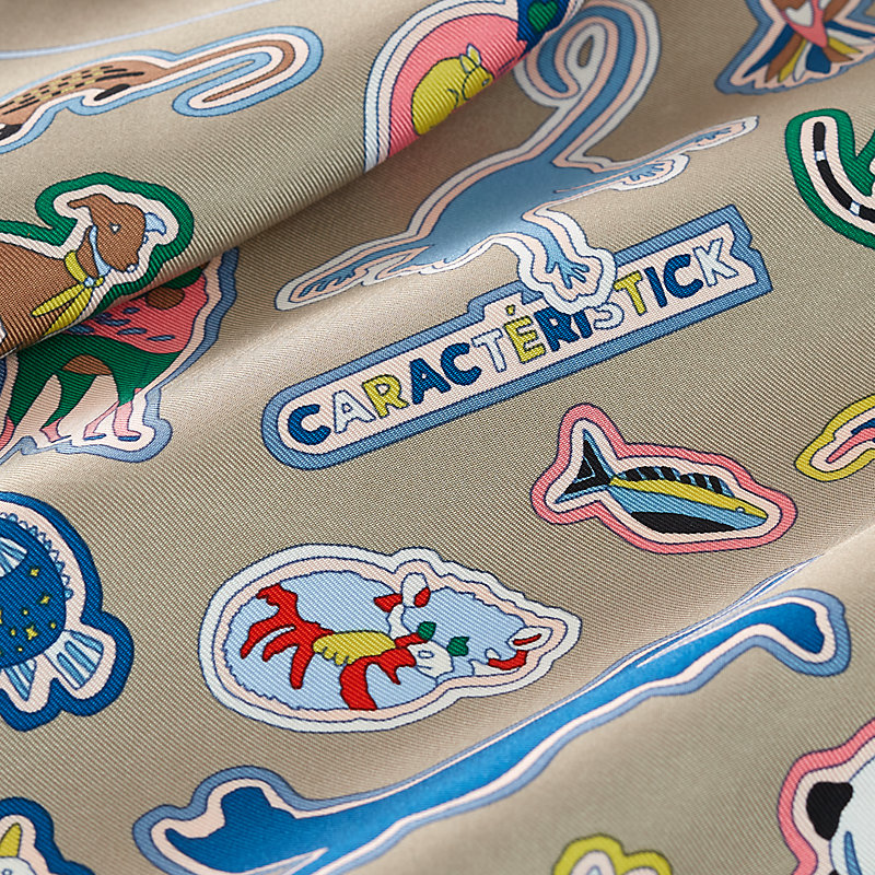 Caracteristick Detail scarf 45