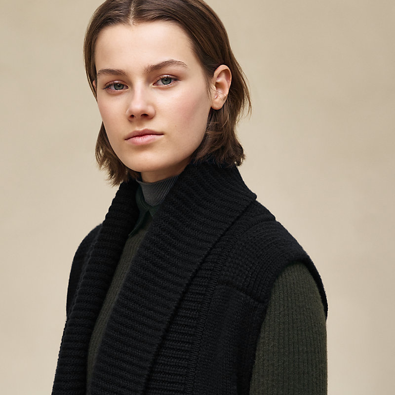 Cardigan ceinturé sans manches en cachemire