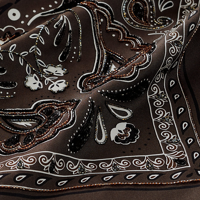 Carré 90 bordado Guépards Bandana