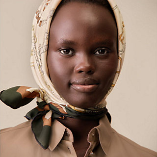 Doré Anneau De Foulard HermÃ¨s Occasion Carré 90 Les Chevaux