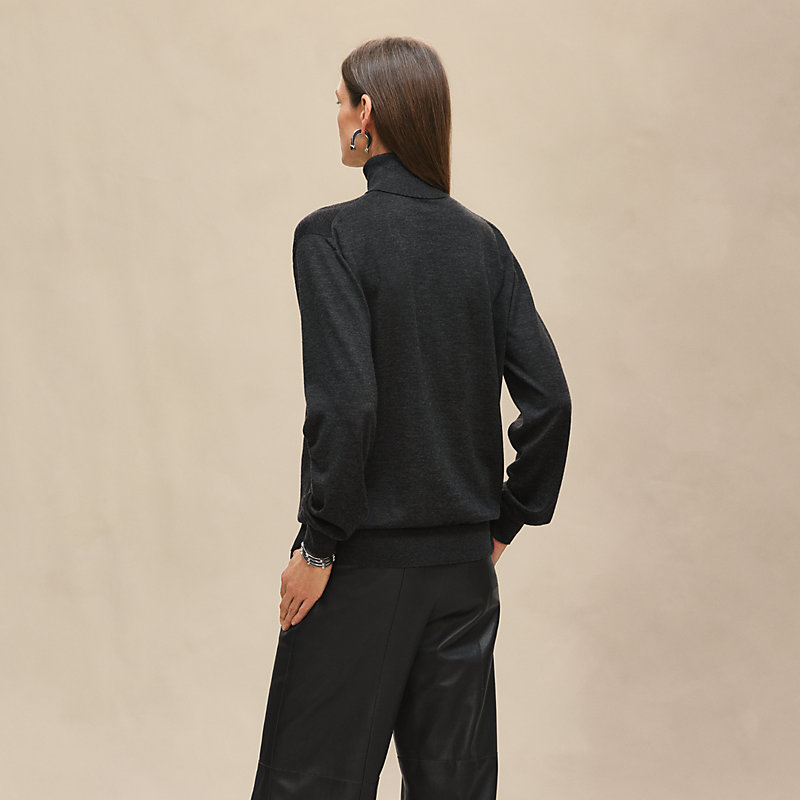 Cashmere long-sleeve sweater