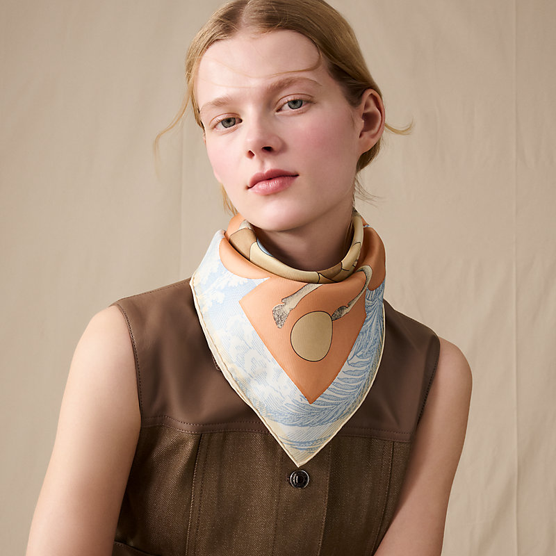Cavalier en Formes scarf 45 Beige Hermès Czech Republic