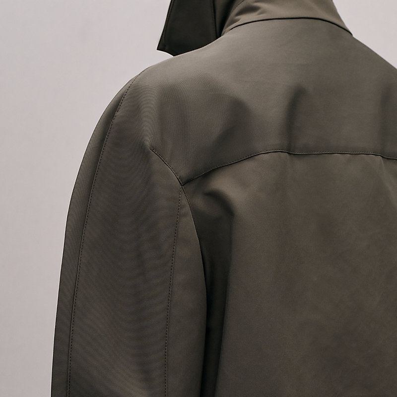 Cazadora, modelo corto