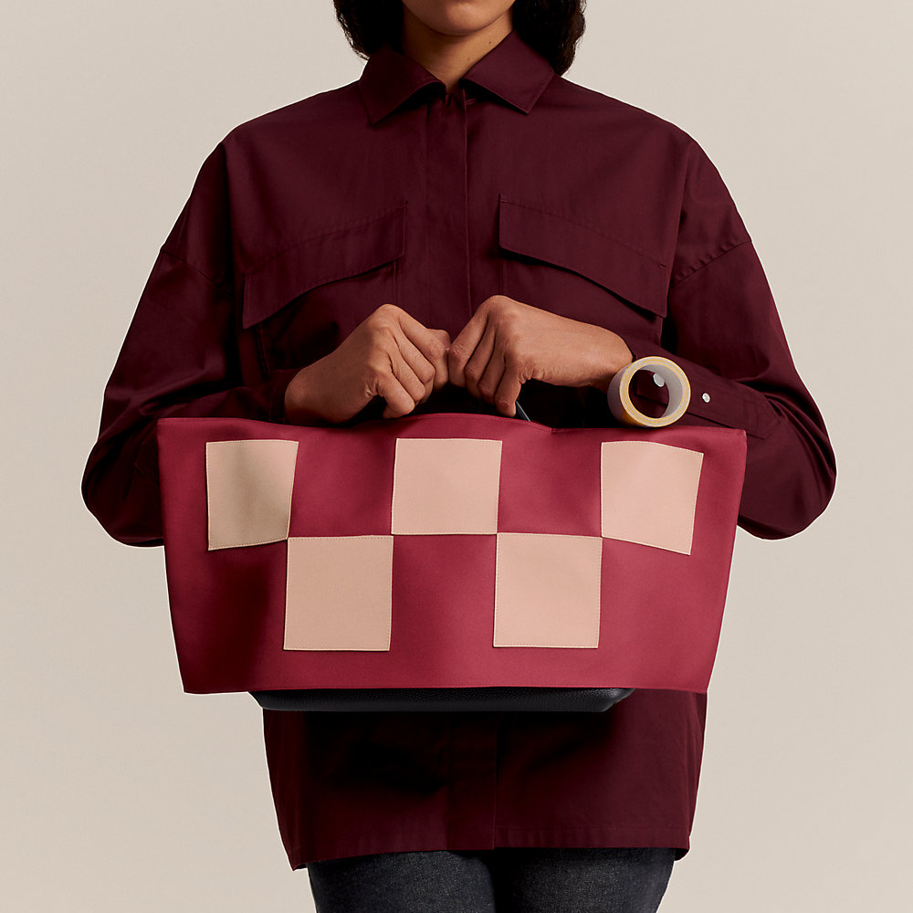 Checkered jersey bag cover