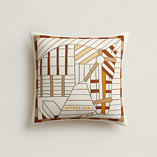 Cheval au Faubourg pillow