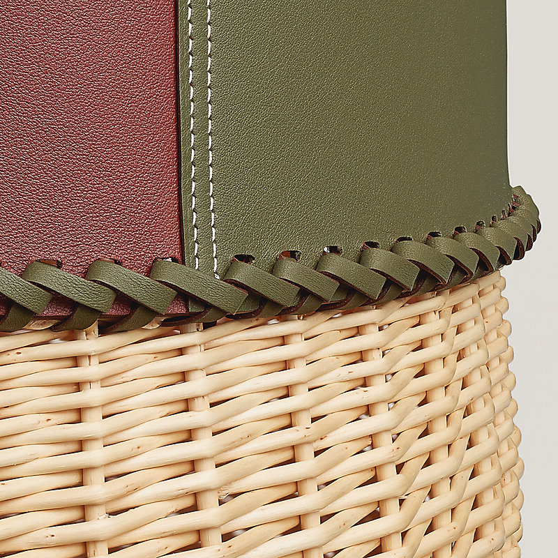 Chromatic paper basket