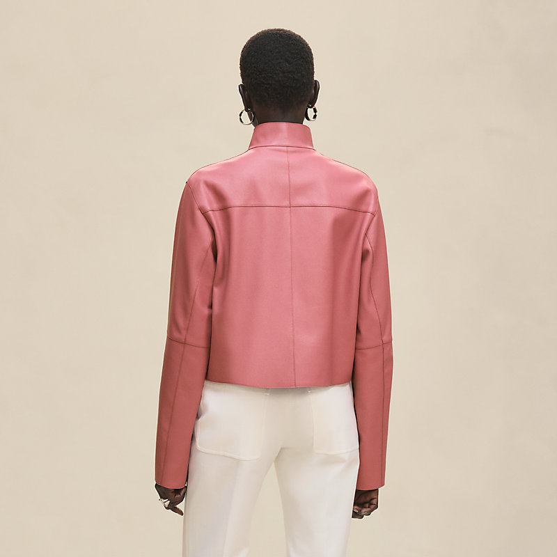 HERMÈS ピンク ジャンパー・ブルゾン 色彩＆素材の妙が冴えるエルメス──特集：2025年春、ジャケットか