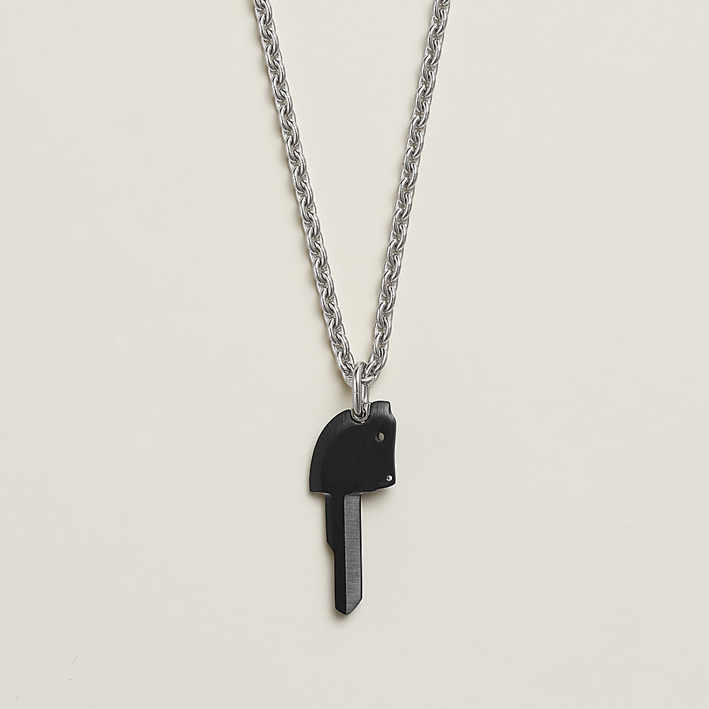 Cle Cheval necklace