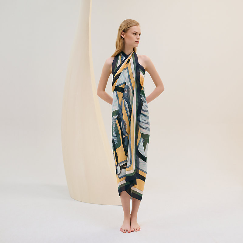 優雅に纏う HERMES Pareo Maxi Coaching Remix コットンパレオ パレオ 《コーチング・リミックス》 | Hermès - エルメス-公式サイト