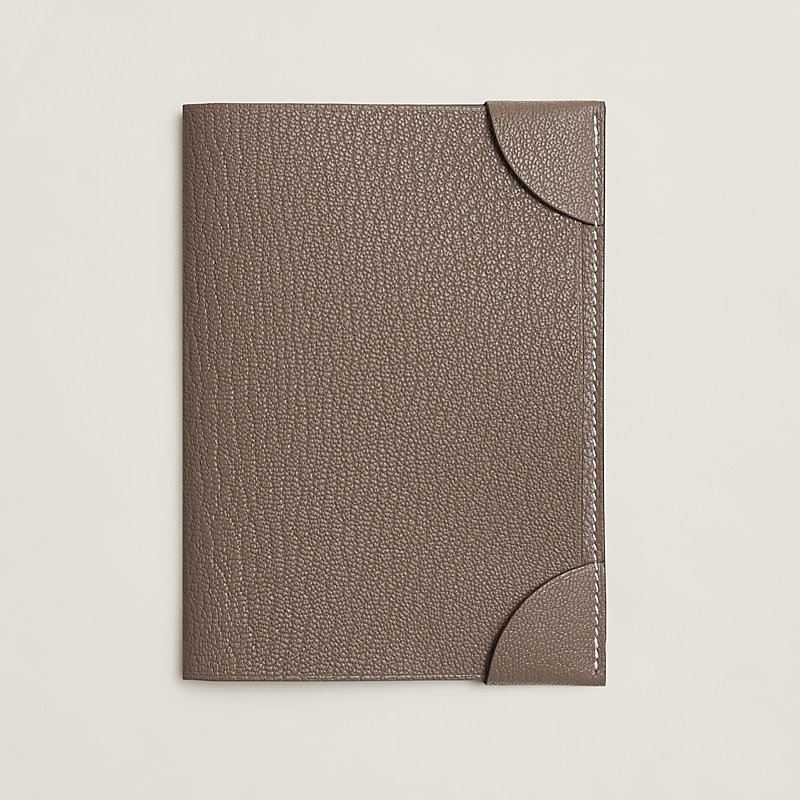 coins-de-malle-passport-holder