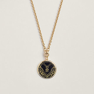 柄で遊ぶ上品さ【HERMES】ネックレス Medaille Mors a Jouets Medaille Mors a Jouets necklace | Hermès Finland