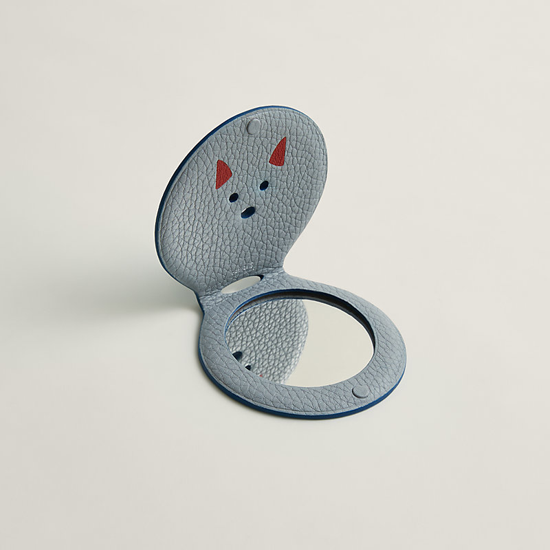 Compact mirror