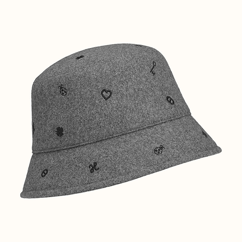 hermes debbie charms bucket hat