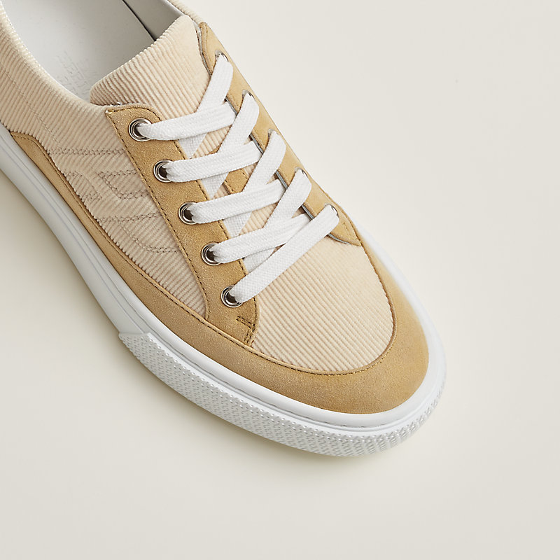 View: Worn, Deep sneaker