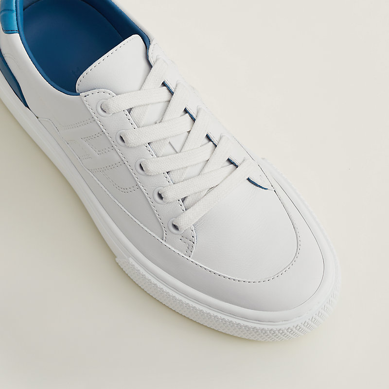 Deep sneaker