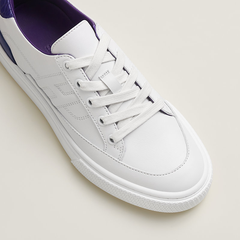 Deep sneaker