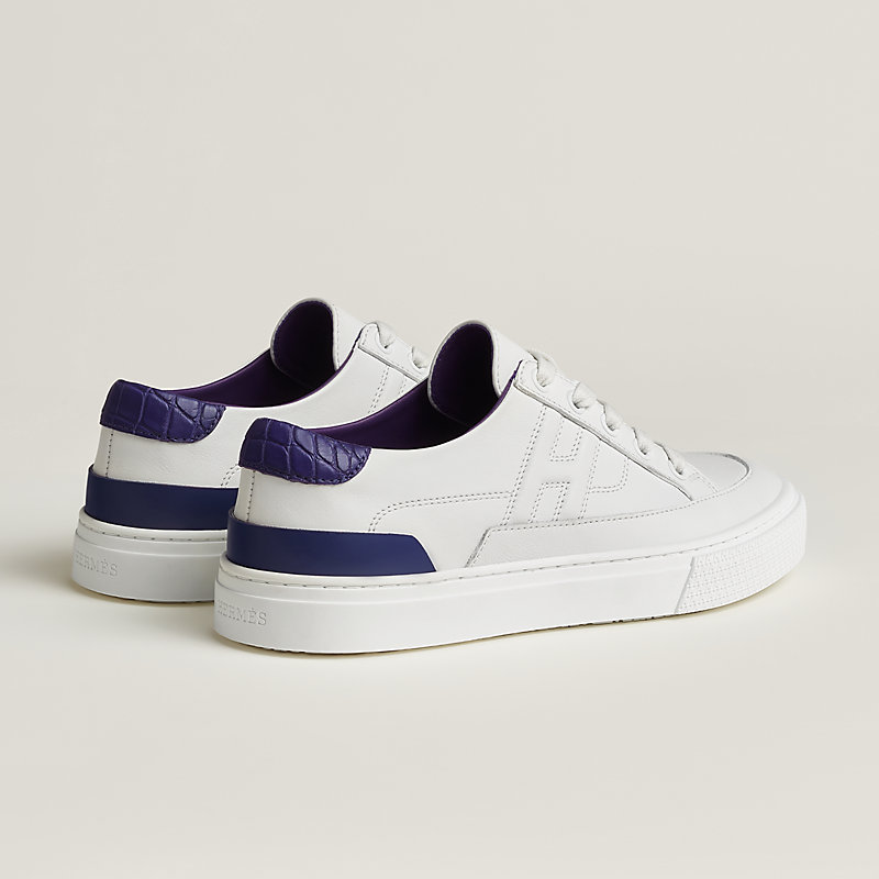 Deep sneaker