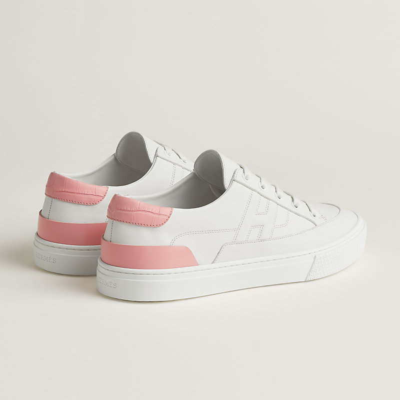 Deep sneaker