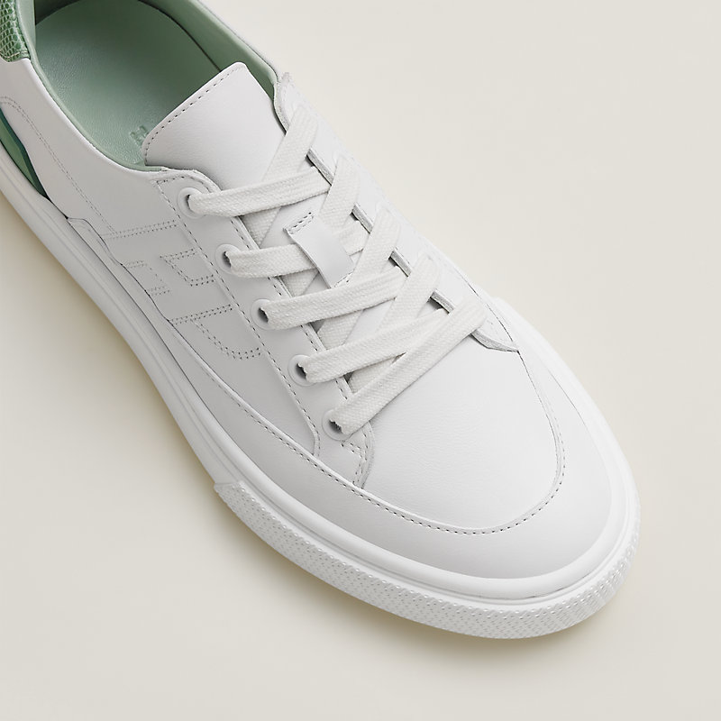Deep sneaker