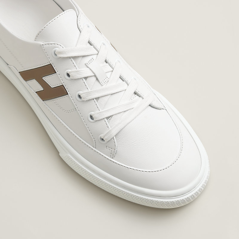 Deep sneaker