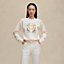 “Della Cavalleria” 레글런 슬리브 자수 장식 스웨트셔츠, 보기: 이미지: 제품 착용 이미지, worn, 3개 중 6번째 보기