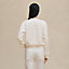 “Della Cavalleria” 레글런 슬리브 자수 장식 스웨트셔츠, 보기: 이미지: 제품 착용 이미지, worn, 4개 중 6번째 보기