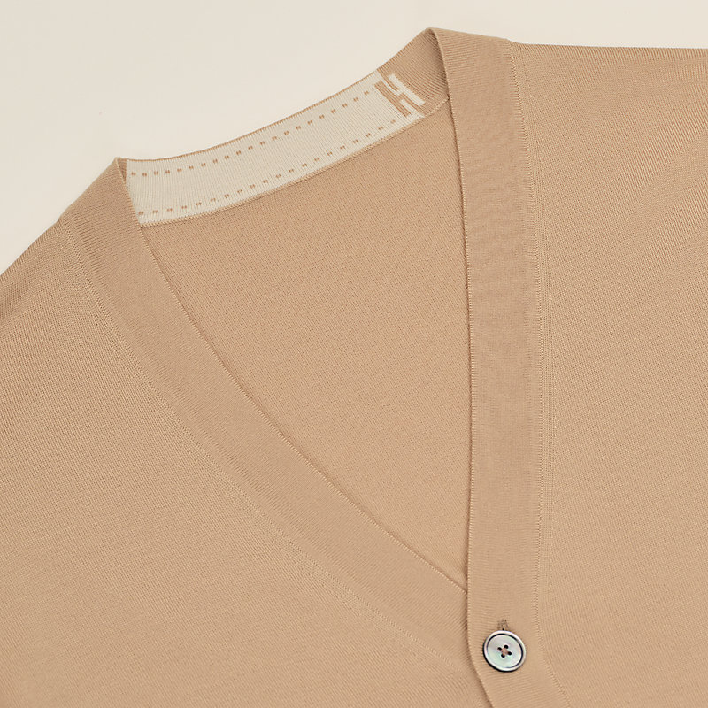 "Detail H" buttoned cardigan