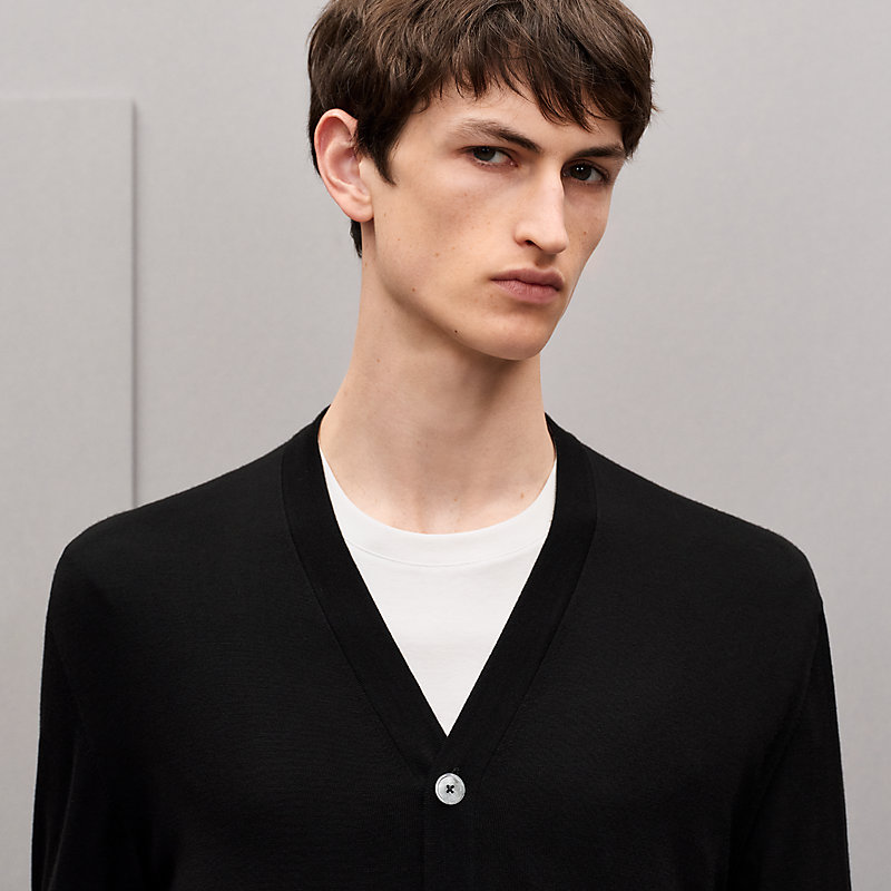 "Detail H" buttoned cardigan