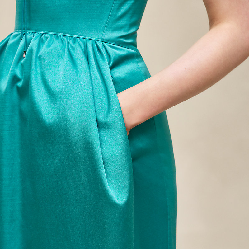 Dress with shoulder straps