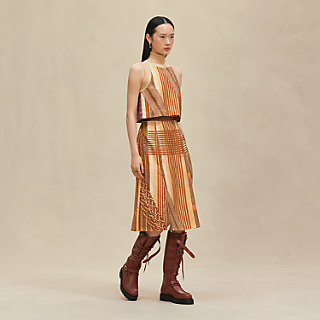 "Dressage Tressage" pleated skirt with slit