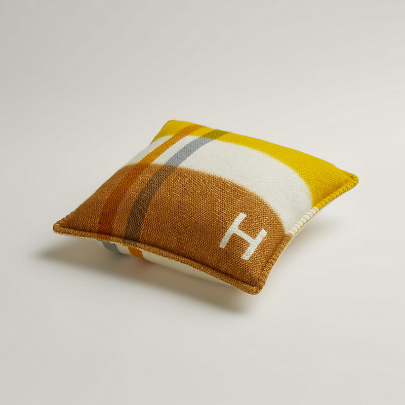 Dye Sangle pillow