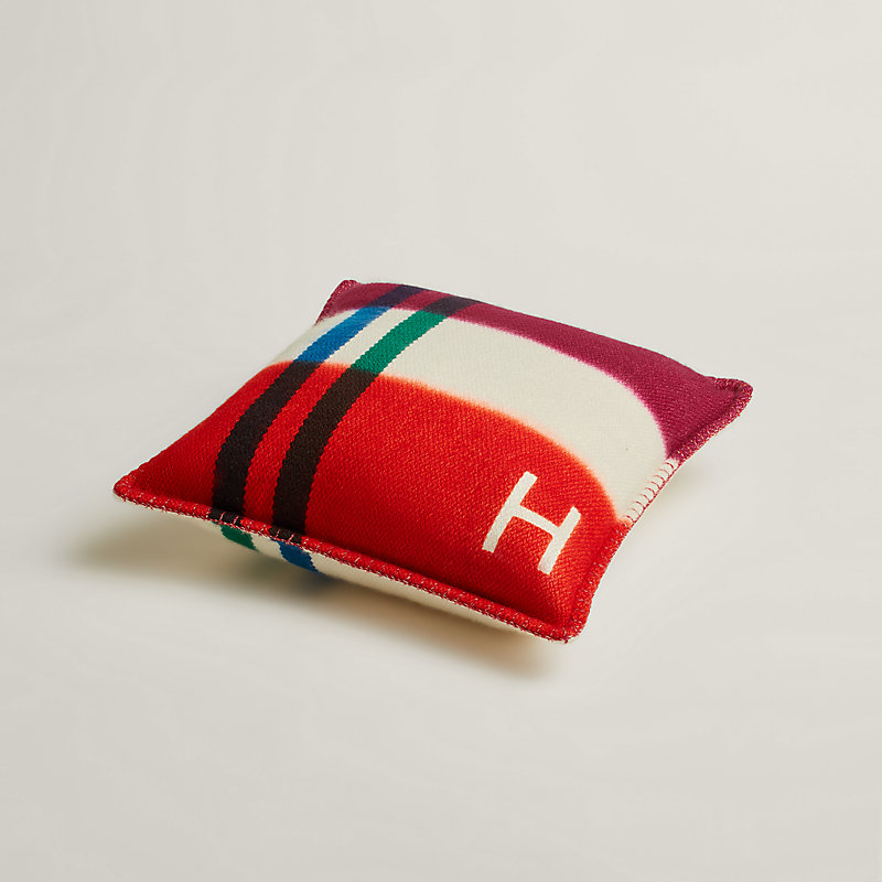 Dye Sangle pillow