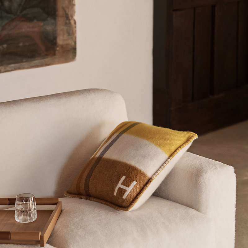 Dye Sangle pillow