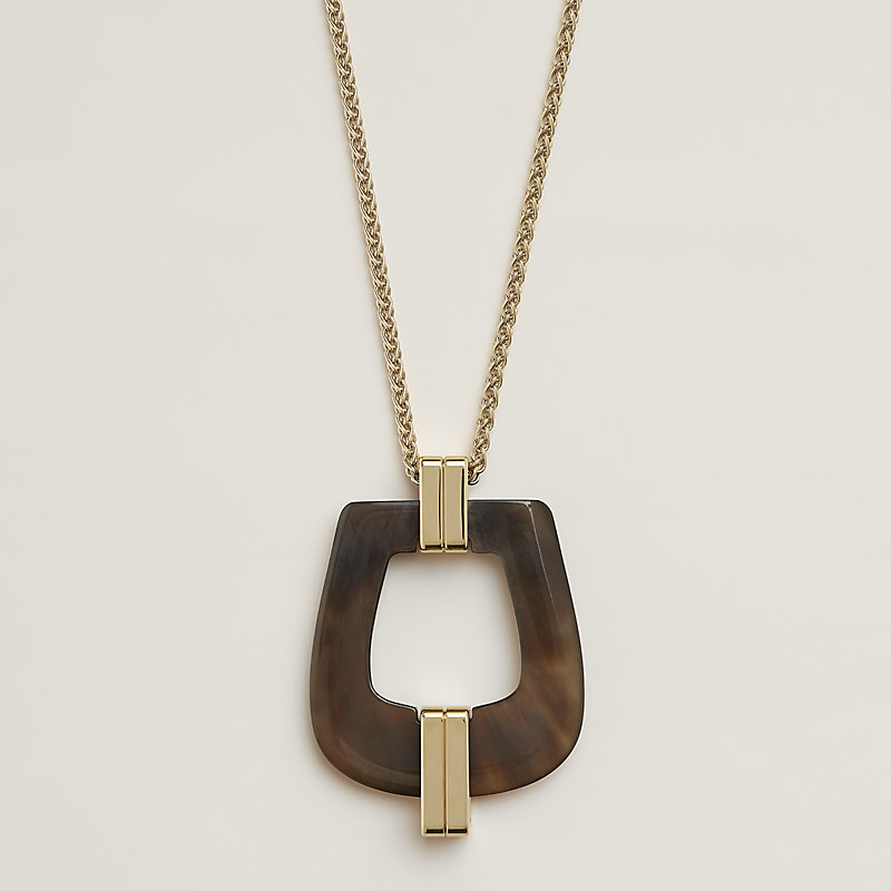 Ecuyere Pendant