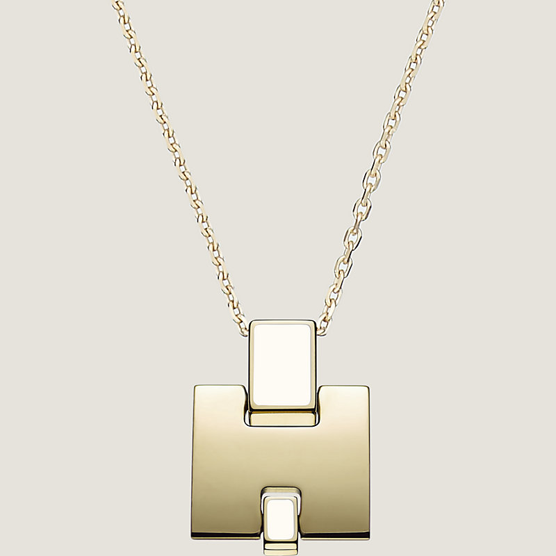 Hermes deals eileen pendant