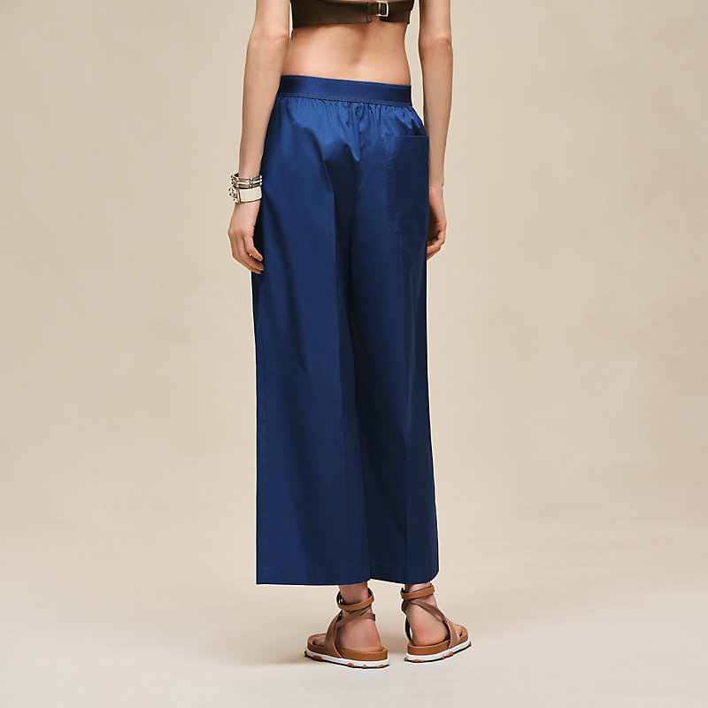 Embroidered short pants