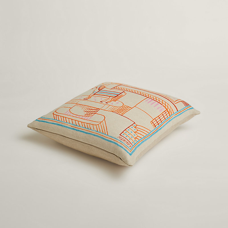 Etages du Faubourg pillow