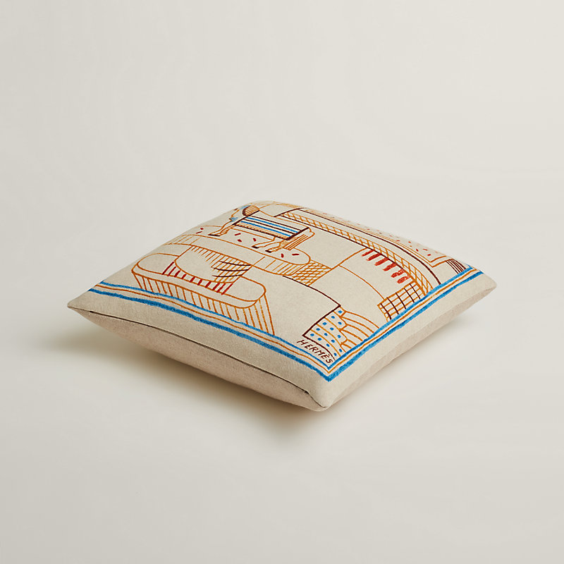 Etages du Faubourg pillow