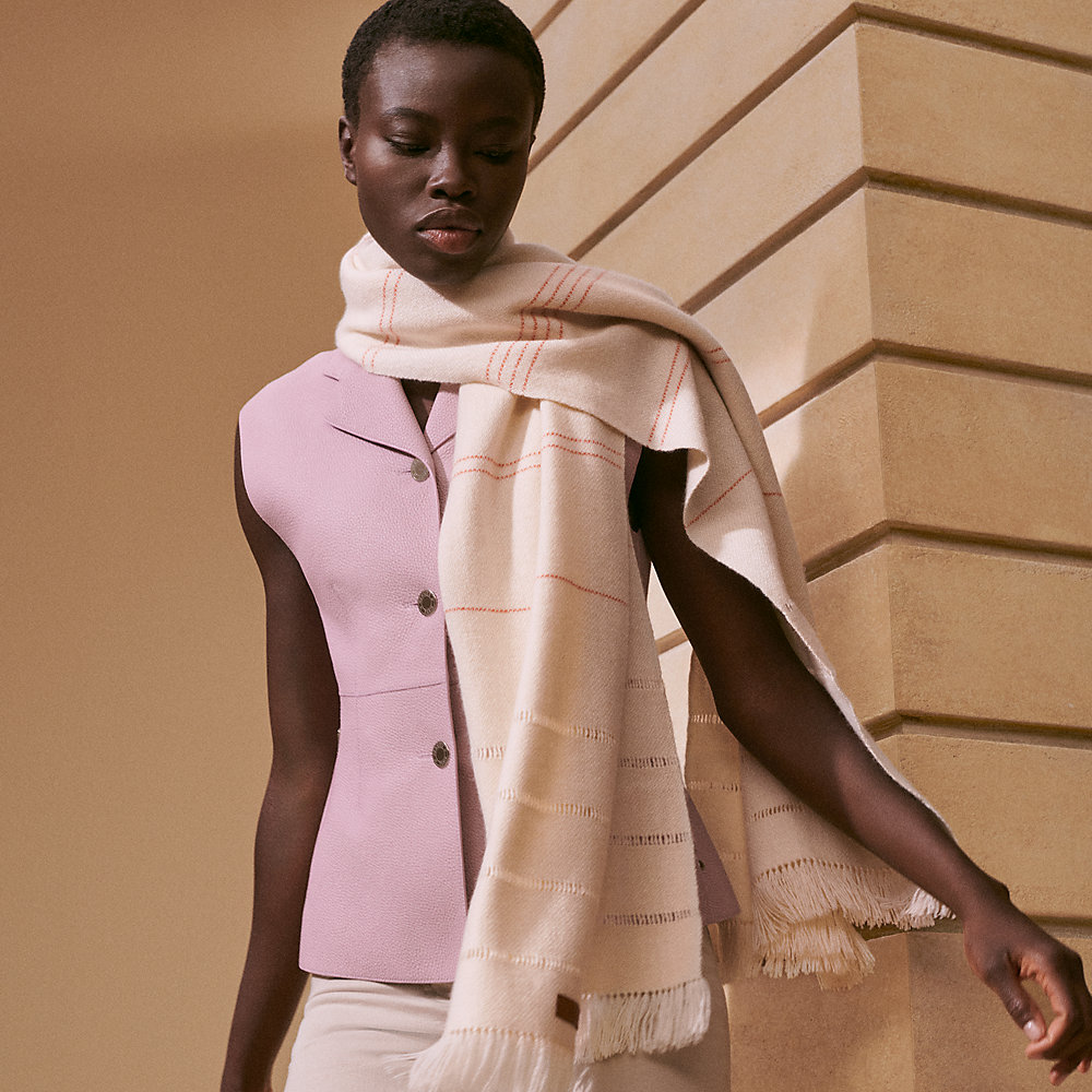 Étole Hermès Vintage – Cachemire Et Soie, Couleur Rose