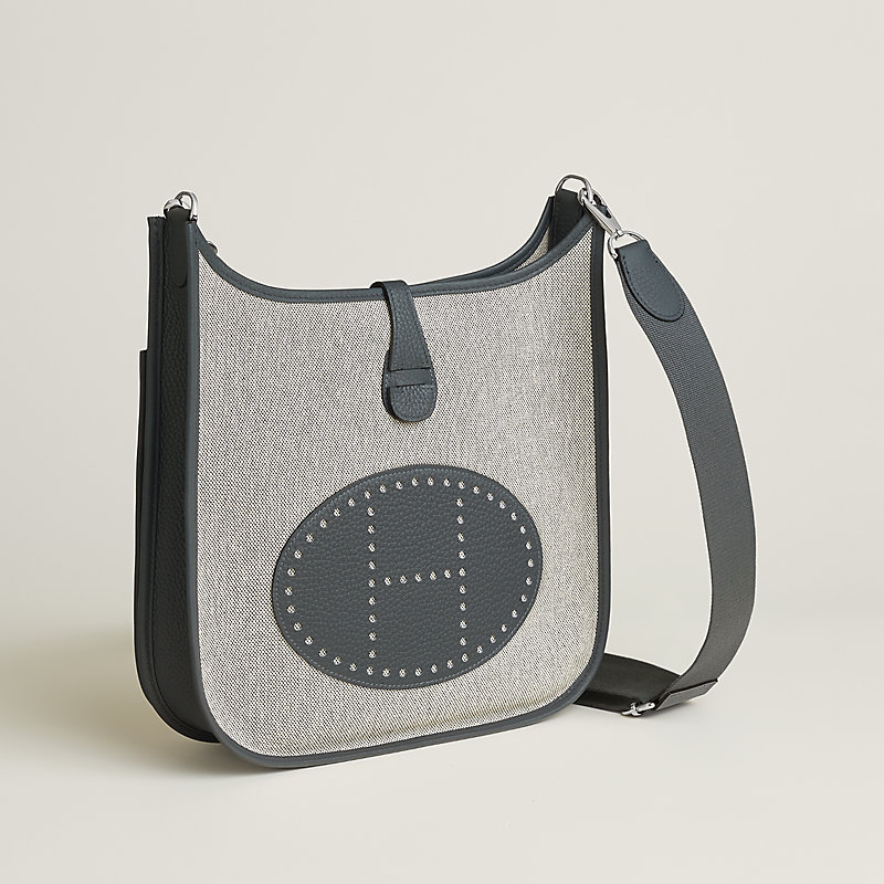大人カジュアルの定番☆【HERMES】Evelyne Ⅲ 29 バッグ 黒 Evelyne III 29 bag | Hermès USA