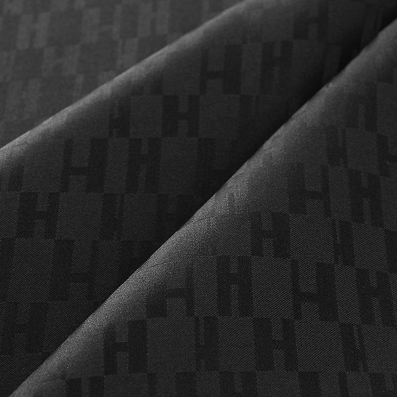Faconnee Grand H pocket square 45