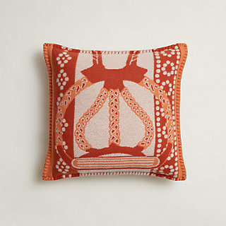 Fantaisie d'Etriers pillow