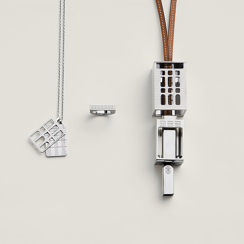 HERMES 新作 大人のお洒落 キーリング 洗練 Faubourg Surprise HERMES 新作 大人のお洒落 キーリング 洗練 Faubourg Surprise