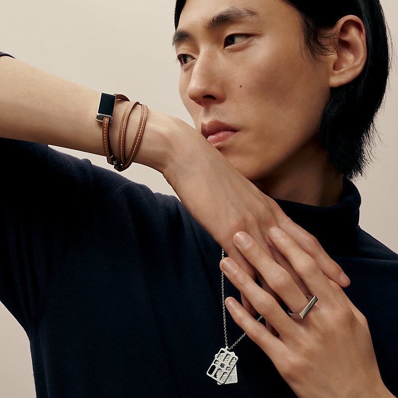 HERMES 新作 大人のお洒落 キーリング 洗練 Faubourg Surprise Faubourg Surprise key ring | Hermès Finland