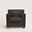 Fauteuil club Rééditions J.-M. Frank par Hermès, Vue: Vue portée, worn, vue 1 sur 2