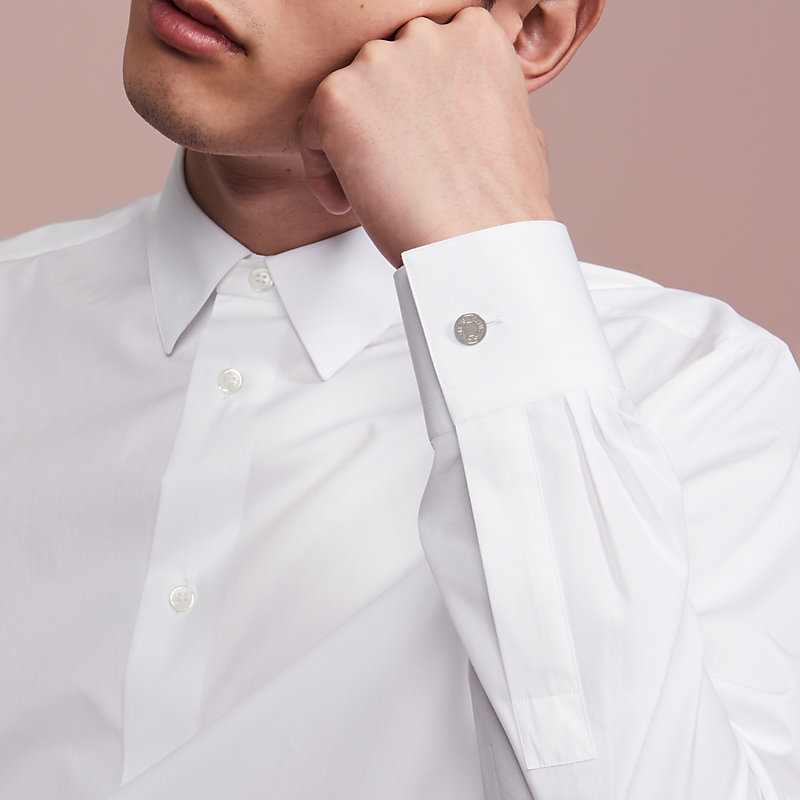 Fitted shirt with flexible collar