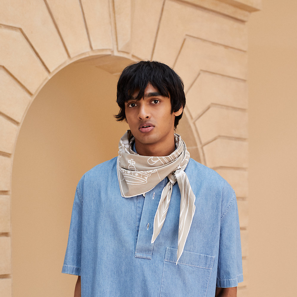 Sciarpa Leggera Indossare Una Sciarpa Un Foulard Come Annodare Una