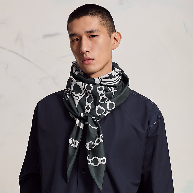 Come Annodare Sciarpe E Foulard Foulard A Rombo Harnais De Cour